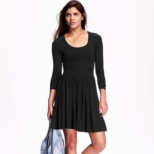 Old Navy Black Scoop Neck Fit & Flare Dress Size M